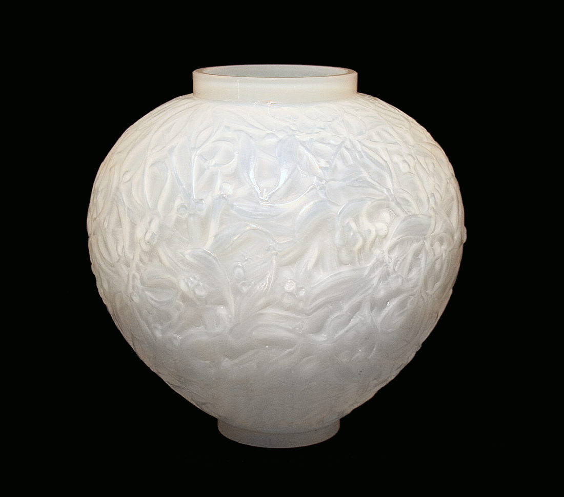 René Lalique Gui Vase